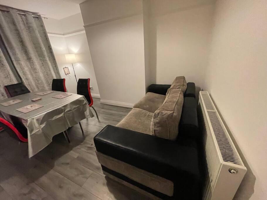 Large Beautiful 3 Bed House In City Of Birmingham Buitenkant foto