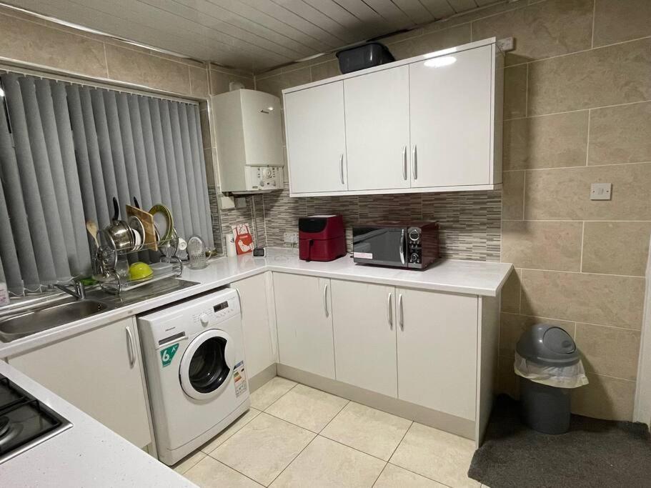 Large Beautiful 3 Bed House In City Of Birmingham Buitenkant foto